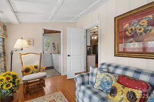 1040 Oak Rdg Ln, Mars Hill, NC 28754 - Photo 10