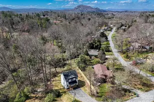 174 Atwood Dr, Hendersonville, NC 28791 - Photo 8