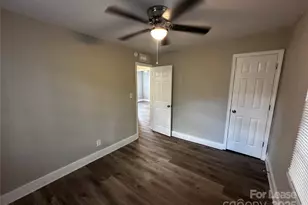 903 Holt St, Lexington, NC 27292 - Photo 8