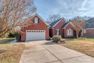 7852 Grimsby Cir, Harrisburg, NC 28075 - Photo 2