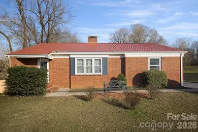 735 W Sumter Street, Shelby, NC 28150 - Photo 2