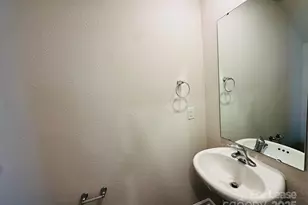 6322 Lowe Ln, Charlotte, NC 28214 - Photo 8