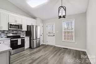 1951 Northridge Ct, Statesville, NC 28625 - Photo 6