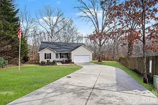 1951 Northridge Ct, Statesville, NC 28625 - Photo 2