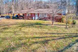 195 S Claybon Dr, Advance, NC 27006 - Photo 2