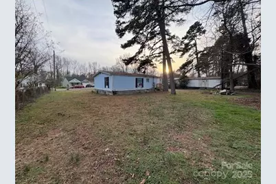 5518 Skycrest Drive, Charlotte, NC 28269 - Photo 10