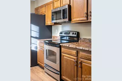 100 Wolf Shoals Drive, Hendersonville, NC 28739 - Photo 18