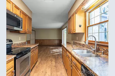 100 Wolf Shoals Drive, Hendersonville, NC 28739 - Photo 20