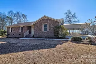 1139 Merribrook Ln, Lancaster, SC 29720 - Photo 2