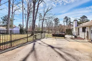 1932 Stoneyridge Dr, Charlotte, NC 28214 - Photo 26