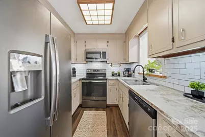 1007 Millbrook Place SE, Lenoir, NC 28645 - Photo 12