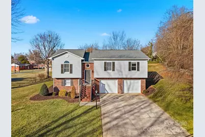 1007 Millbrook Place SE, Lenoir, NC 28645 - Photo 1