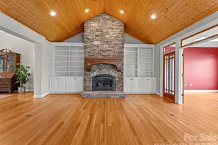 405 Kanasdatsi Dr, Brevard, NC 28712 - Photo 14