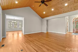 405 Kanasdatsi Dr, Brevard, NC 28712 - Photo 12