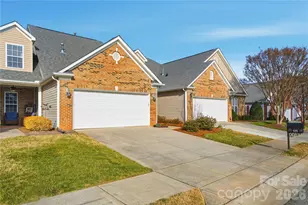 335 Garnet Ct, Fort Mill, SC 29708 - Photo 2