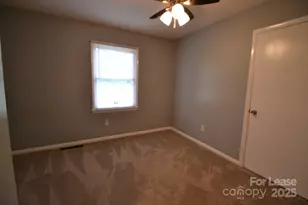 2050 35th St NE, Hickory, NC 28601 - Photo 8