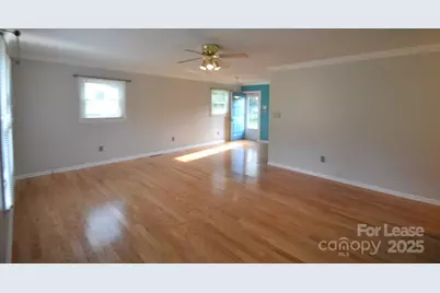 2050 35th Street NE, Hickory, NC 28601 - Photo 2