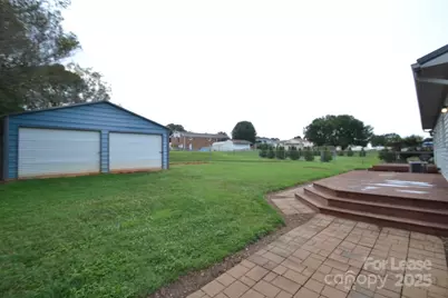 2050 35th Street NE, Hickory, NC 28601 - Photo 12