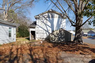 609 Bethel St, Clover, SC 29710 - Photo 4