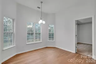 311 Margaret Kelly Ct, Charlotte, NC 28216 - Photo 10