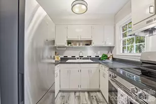 932 Hollywood St, Charlotte, NC 28211 - Photo 10