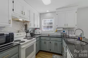 2965 Lawrence Dr, Claremont, NC 28610 - Photo 8