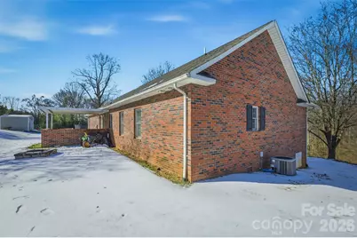 2965 Lawrence Drive, Claremont, NC 28610 - Photo 4