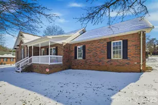 2965 Lawrence Dr, Claremont, NC 28610 - Photo 2