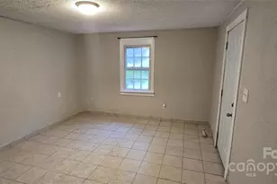 508 Arlington Cir NW, Lenoir, NC 28645 - Photo 2