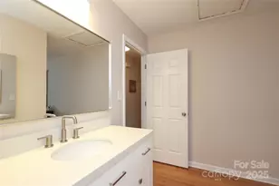 8084 Knights Bridge Rd, Charlotte, NC 28210 - Photo 18