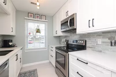 8084 Knights Bridge Road, Charlotte, NC 28210 - Photo 12