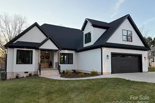 2057 13th St NE, Hickory, NC 28601 - Photo 1