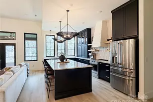 2057 13th St NE, Hickory, NC 28601 - Photo 8