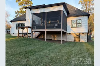 2057 13th Street NE, Hickory, NC 28601 - Photo 4