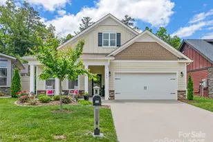 640 Summerfield Pl, Flat Rock, NC 28731 - Photo 1