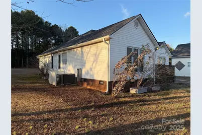 435 Mt Gallant Road W, York, SC 29745 - Photo 6