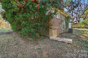 106 Fielding Rd, Charlotte, NC 28214 - Photo 2