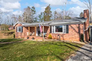 13 Eastwood Dr, Canton, NC 28716 - Photo 2