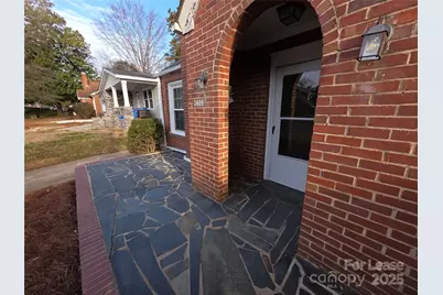2409 Commonwealth Avenue, Charlotte, NC 28205 - Photo 2
