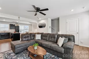 4113 Prusik Ln, Charlotte, NC 28269 - Photo 2