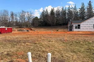 829A Wynnshire Dr, Hickory, NC 28601 - Photo 4