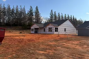 829A Wynnshire Dr, Hickory, NC 28601 - Photo 2