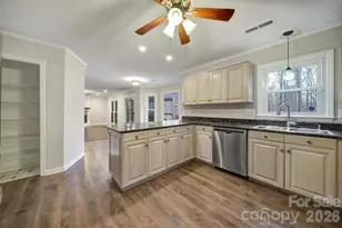 5026 Spicebush Ct, Charlotte, NC 28215 - Photo 14