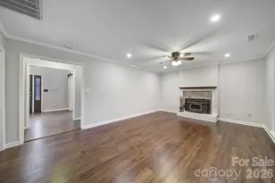 5026 Spicebush Ct, Charlotte, NC 28215 - Photo 10