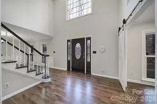 5026 Spicebush Ct, Charlotte, NC 28215 - Photo 2