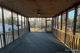 225 Hickory Dr, Mooresville, NC 28115 - Photo 20