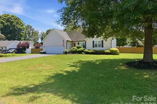 245 Castle Keep Rd, Salisbury, NC 28146 - Photo 4