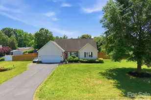 245 Castle Keep Rd, Salisbury, NC 28146 - Photo 2