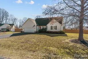 245 Castle Keep Rd, Salisbury, NC 28146 - Photo 4