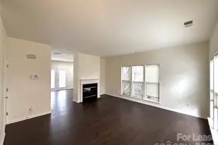 3038 Uxbridge Woods Ct, Charlotte, NC 28205 - Photo 2